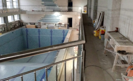 Ограждения из нержавеющей стали aisi 304 Верхний поручень 50.8 диаметр; Стойка 38 диаметр; Заполнения вертикальные ригеля 16 диаметром через каждые 100мм.; Высота 1200мм.