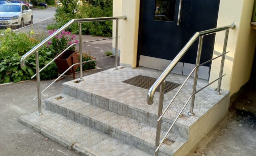Ограждения из нержавеющей стали с двумя ригелями
