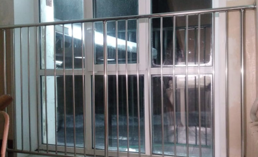 Лестничные перила и ограждение оконных проёмов из нержавейки